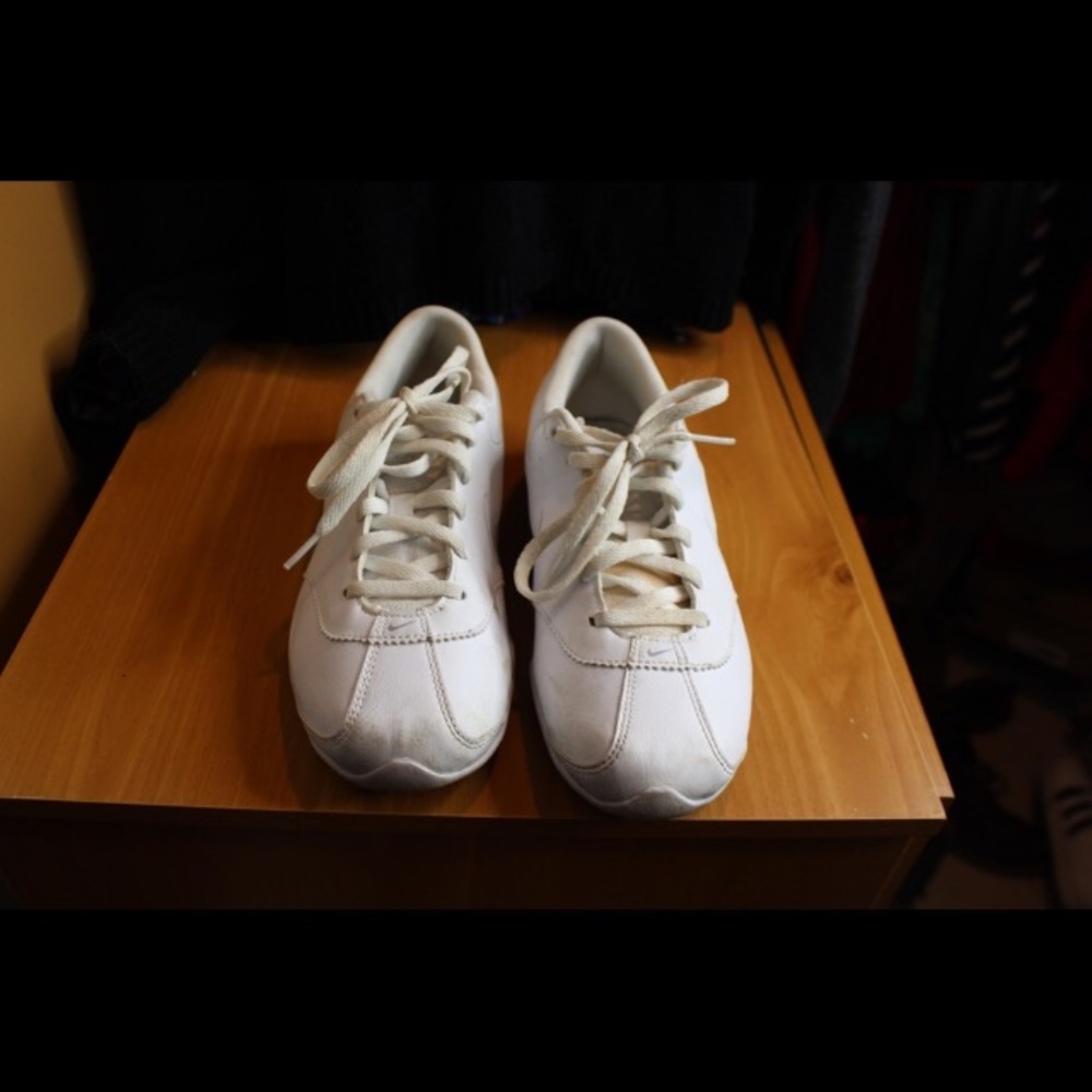 Nike cheer shoes